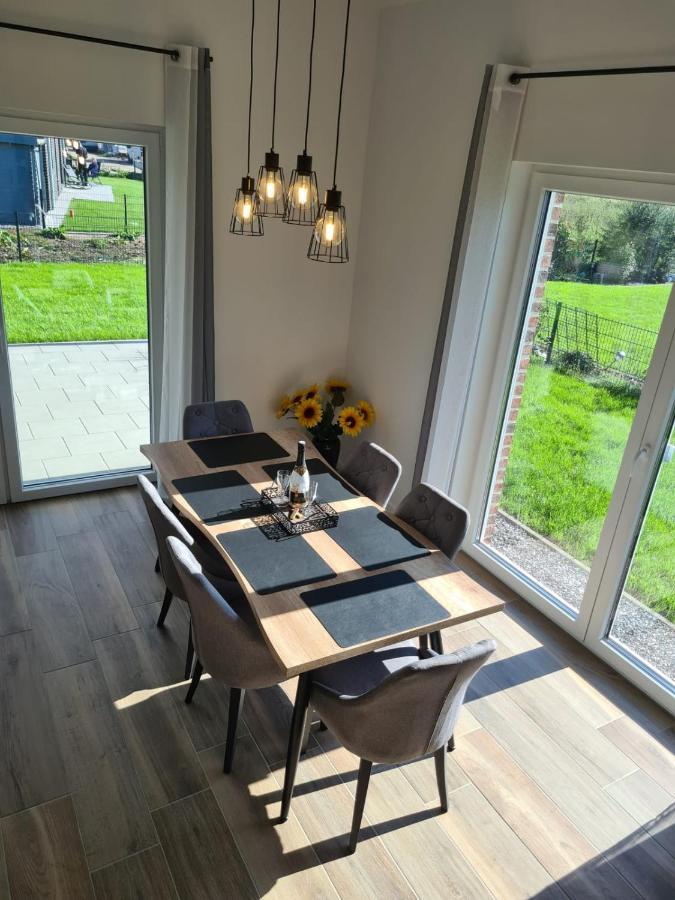 Haus Kuestenbrise - Urlaub Mit Hund An Der Kueste Mit Eigenen Garten, Sauna Und Gemuetlichen Kaminfeuer Schweiburg Esterno foto