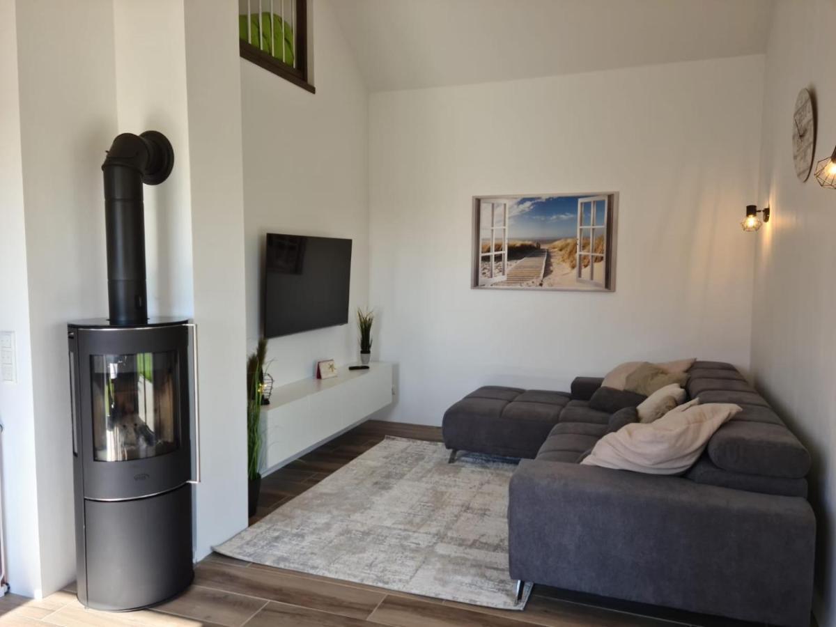 Haus Kuestenbrise - Urlaub Mit Hund An Der Kueste Mit Eigenen Garten, Sauna Und Gemuetlichen Kaminfeuer Schweiburg Esterno foto